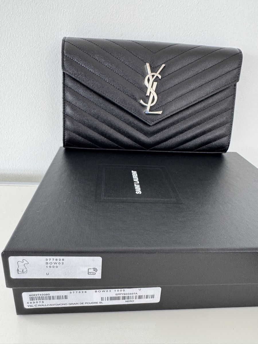 Saint Laurent Borse da donna: Saint Laurent Tasche – Nuovo e nell'imballaggio originale da Unterägeri venduto da san_6qcx