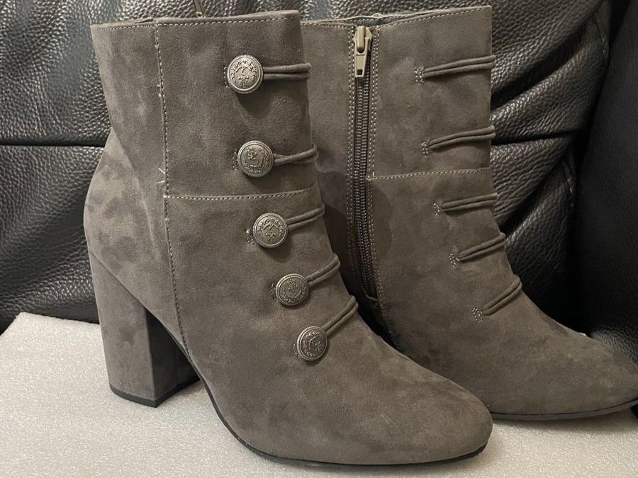 Scarpe da donna: Bottines La Strada grises à talons hauts, pointure 41, Neuve – Nuovo e nell'imballaggio originale da Carouge GE venduto da ynj_8ndx