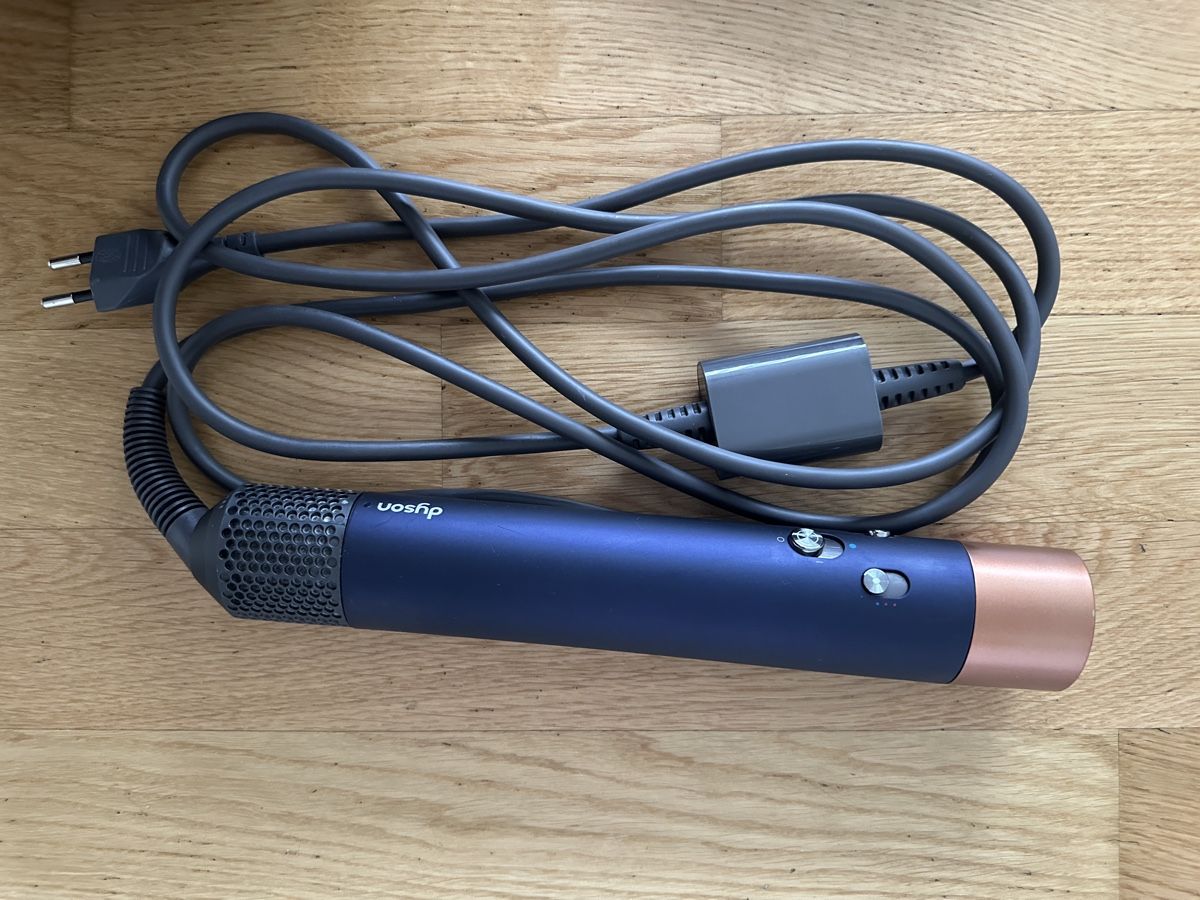 Dyson Asciugacapelli: Dyson Airwrap Multi‑Styler Complete Long – Usato da Aarburg venduto da afe_9zlx 1