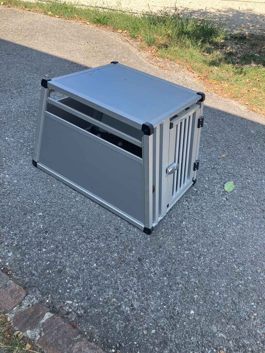 Swisspet Cages, transport & sécurité: Hundebox Carbox Deluxe S – D'occasion à Bertschikon par manstei 1