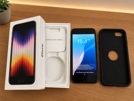 Apple iPhone SE – 64 GB – Akku 77% – Arbeitshandy