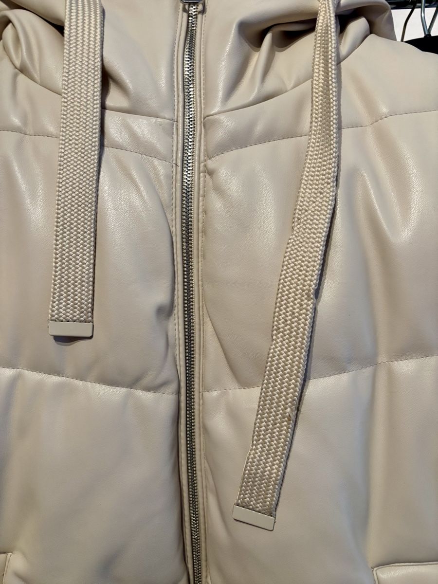 Pull&Bear Gilets & Westen: Pull&Bear Steppweste in Lederoptik – Gebraucht aus Baden von Tiffany6878 4
