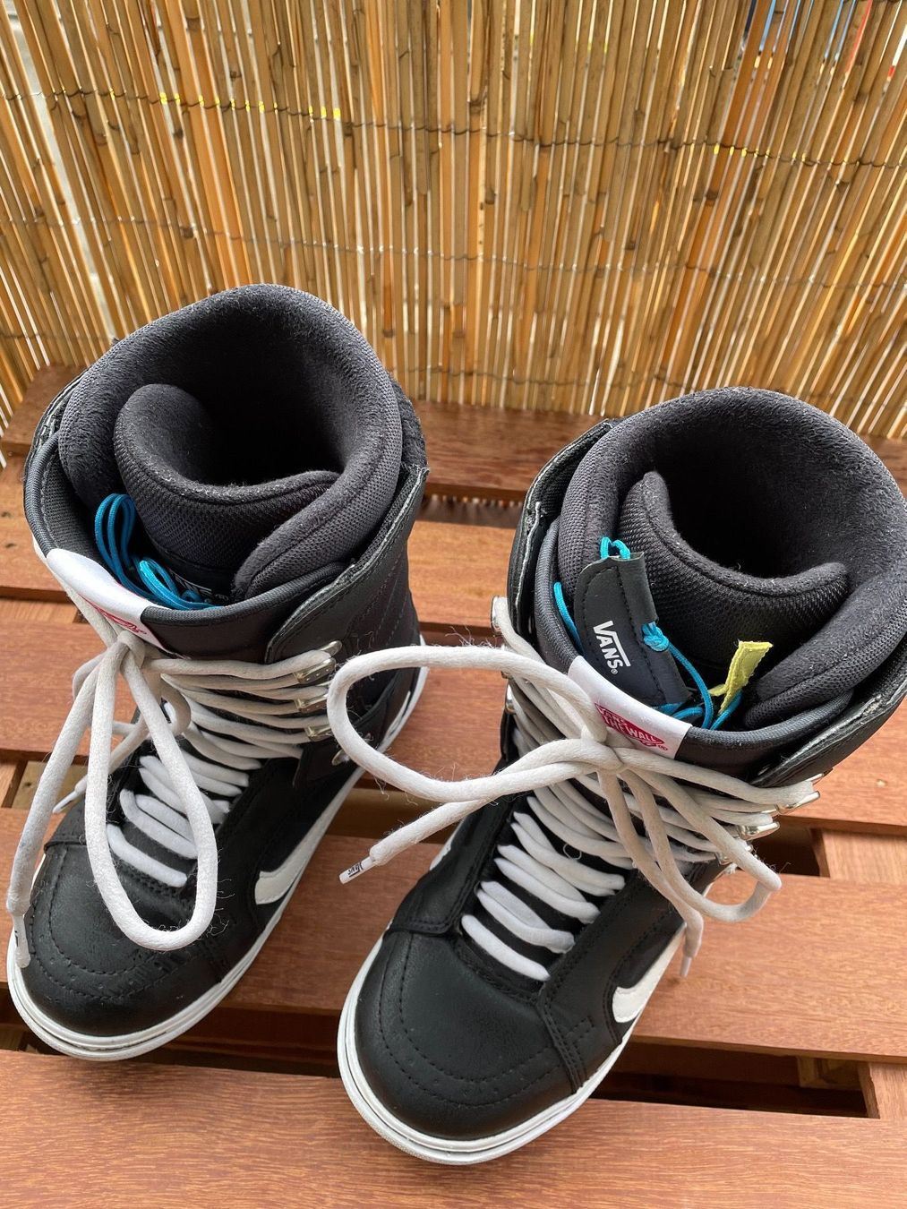 Board: VANS Snowboard Boots Gr. 37 – Usato da Zürich venduto da DeeDaaFee 1