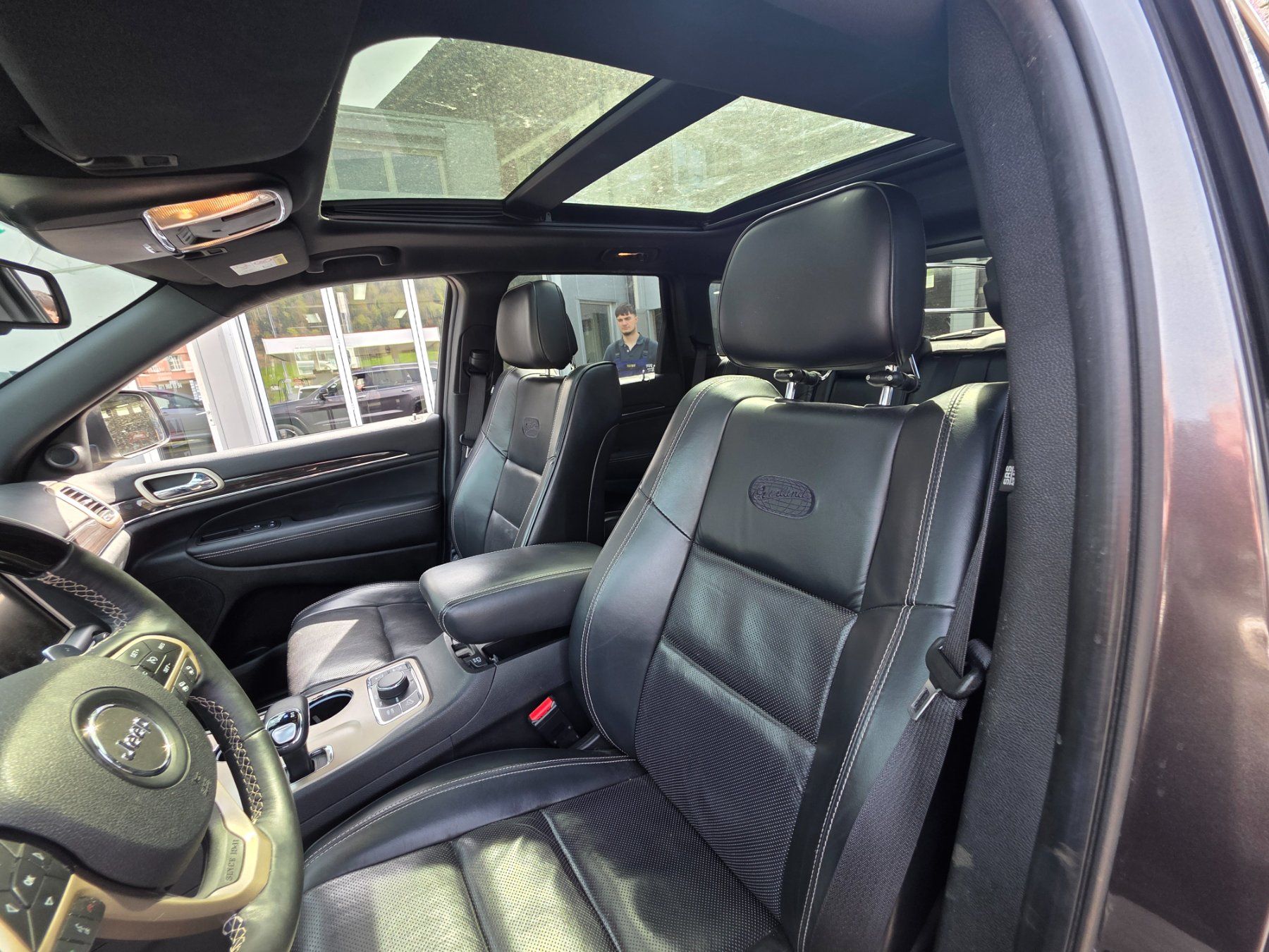 Jeep Autos: Jeep Grand Cherokee 3.0 CRD 4x4 – Defekt aus Brunnadern von stbba 8