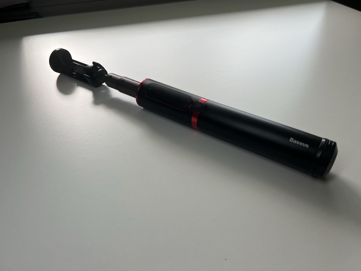 Baseus Staffe: Baseus Bluetooth Selfie Stick & Stativ – Usato da Gossau SG venduto da Alex_Tech 2