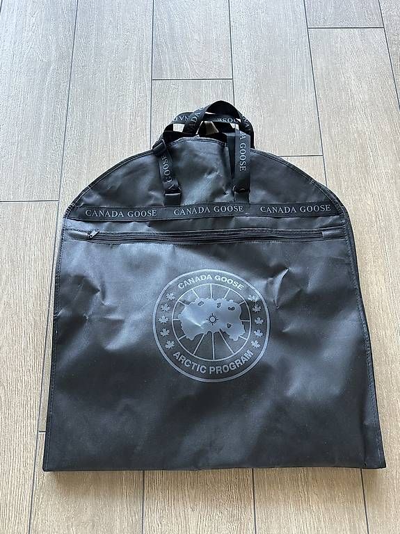 Canada Goose Giacche: Neue Canada Goose Carson Parka, schwarz, Grösse L – Nuovo (secondo la descrizione) da Hünenberg venduto da darothsda 3
