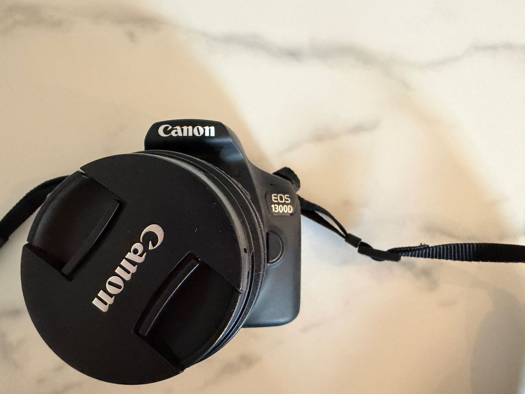 Canon Appareil photo: Canon EOS 1300D + 2 Objektive + SD-Karte + Ladegerät – D'occasion à Otelfingen par kan_cs56 6