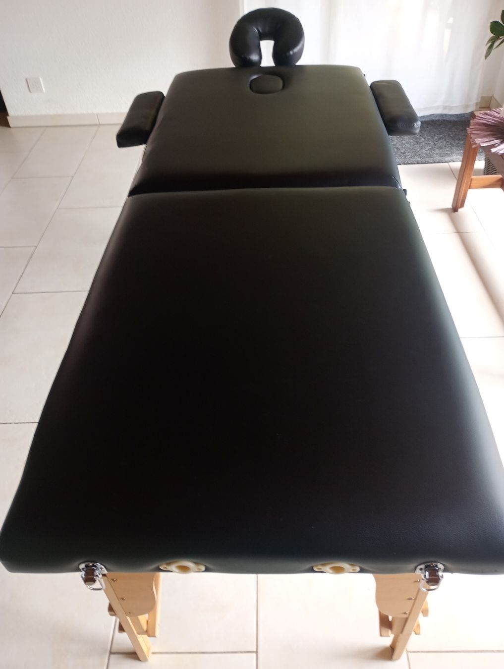 Lettini & sedie per cosmetici: Massagetisch  – Usato da Effretikon venduto da olg_jq7m