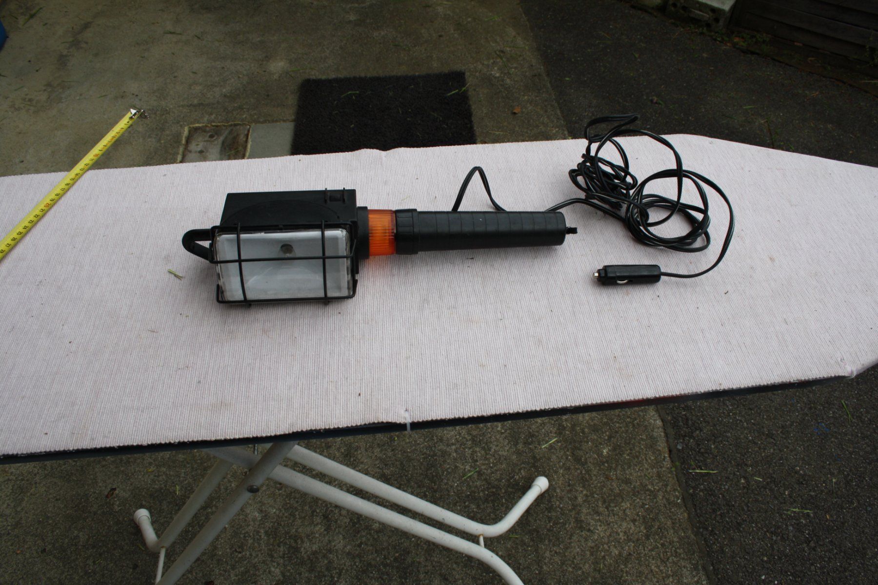 Sonstiges Fahrzeugzubehör: VINTAGE LAMPE 12 VOLT IDEAL FÜR OLDTIMER AUTO USW. – Gebraucht aus Wauwil von Pneuedy 3