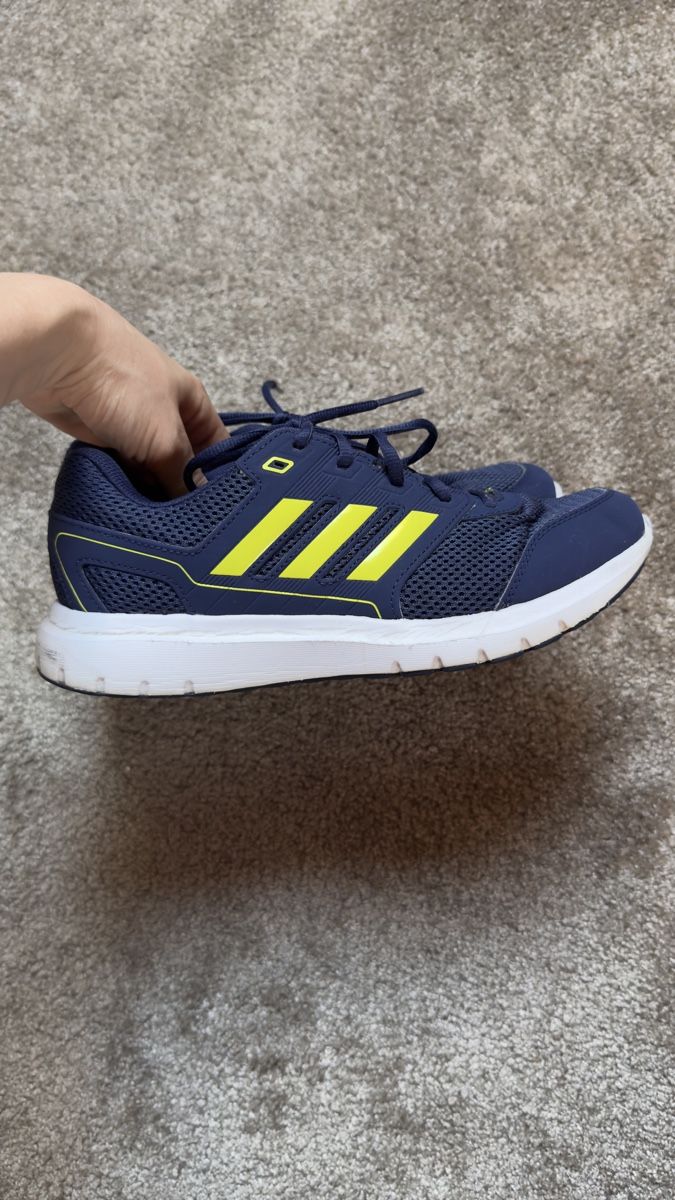 Adidas Herrenschuhe: Adidas baskets homme taille 42 bleu – Gebraucht aus Vuippens von Anna_as 1