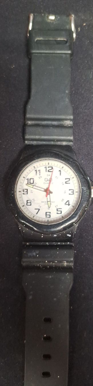 Q&Q Uhren: Montre Q&Q blanche bracelet – Gebraucht aus Crans VD von Yobia8