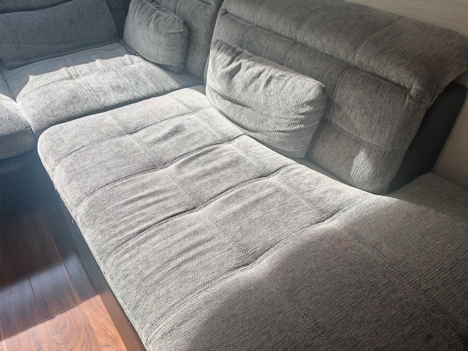 Sofas: Ecksofa zu verschenken  – Gebraucht aus Tscherlach von Be_Ricardo 9