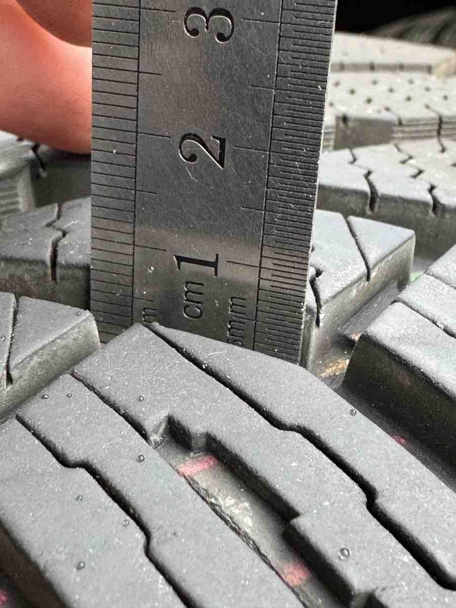 Semperit Pneumatici & Ruote complete: 2 Semperit Master-Grip Pneus 215/70 R16 – Usato da Bettlach venduto da Zuendkerzli 7