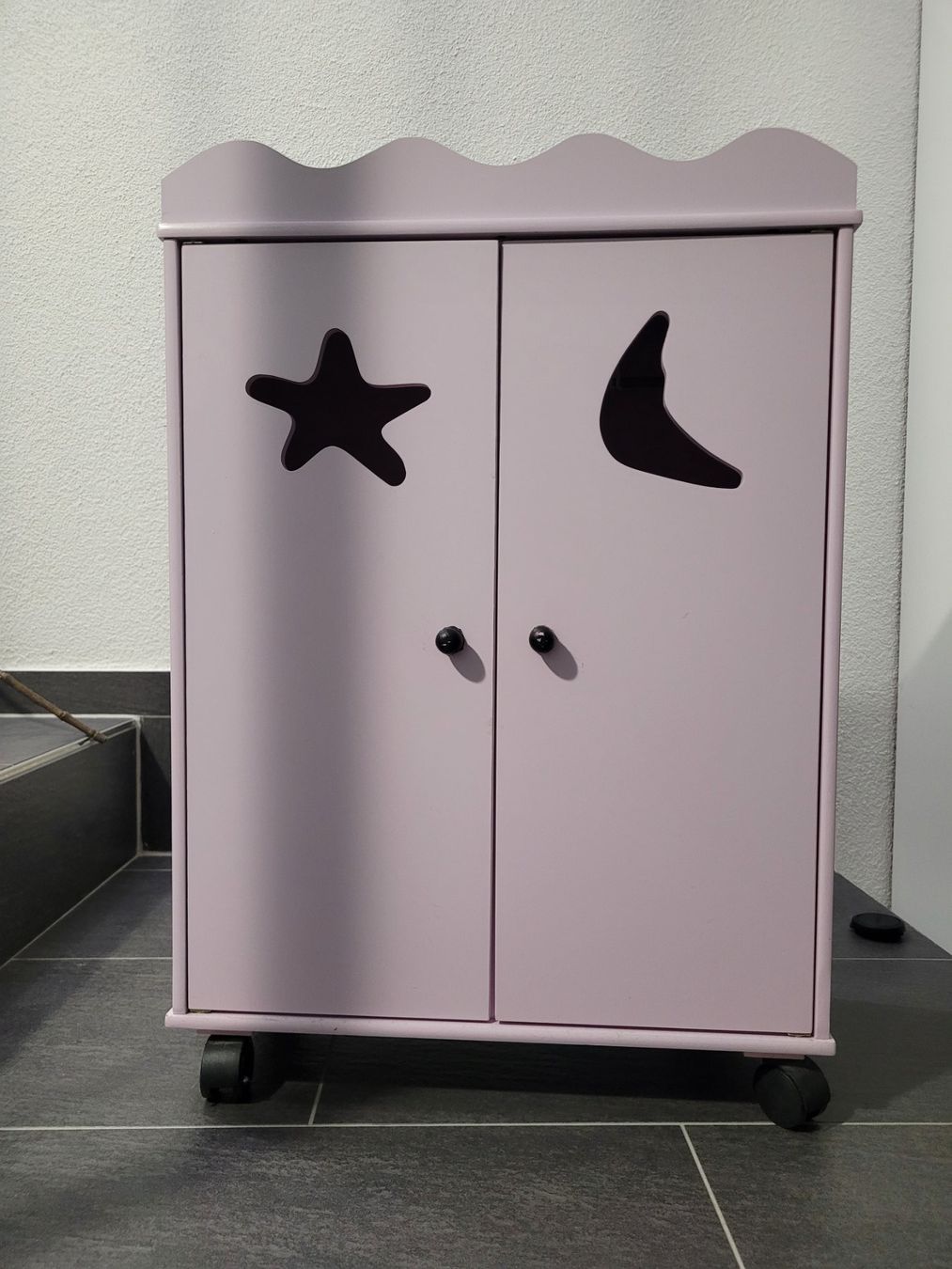 Giocattoli: Puppenkleiderschrank rosa – Usato da Endingen venduto da Mobbele
