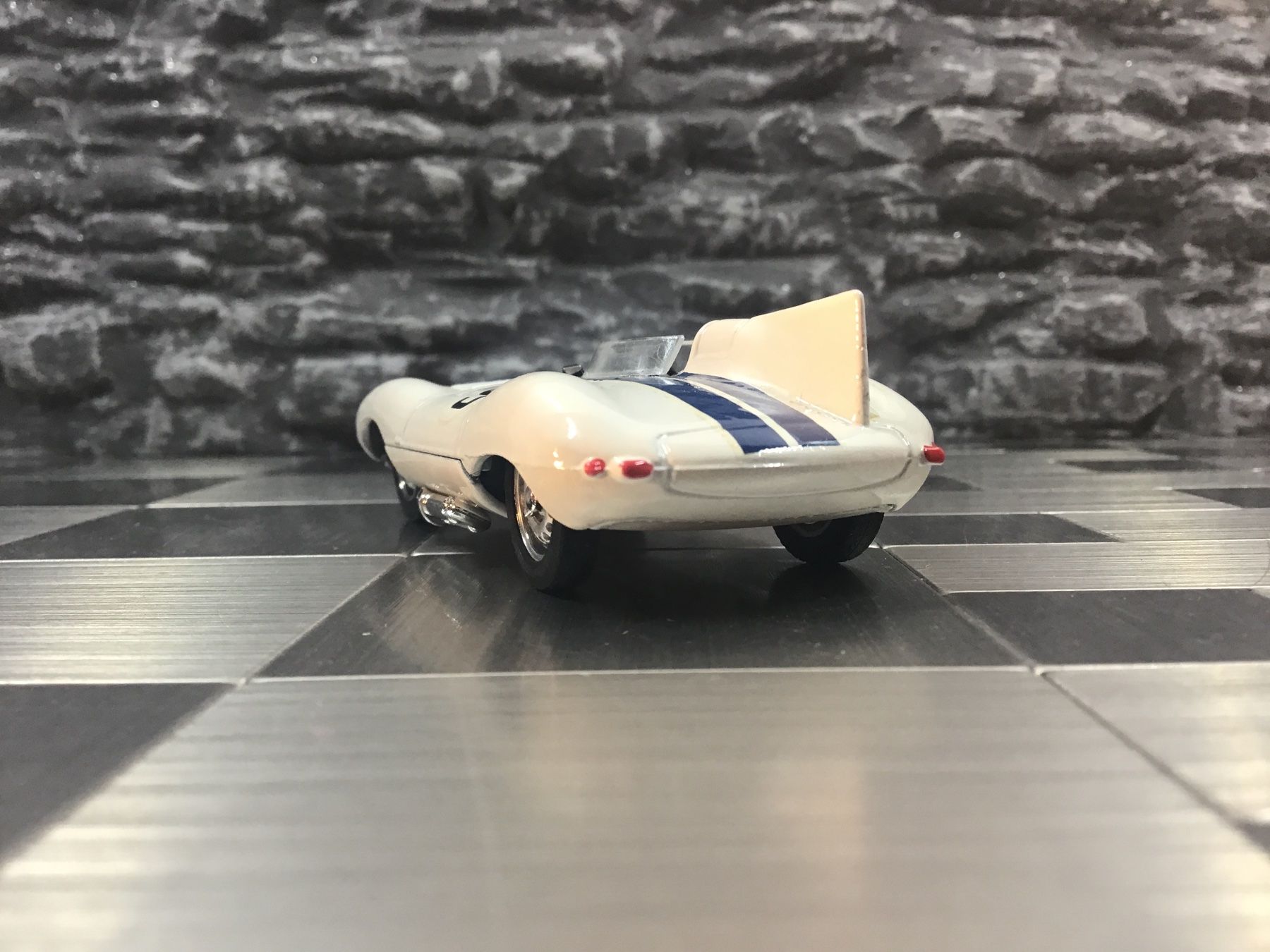 Jaguar Modellini d'auto: JAGUAR TYPE D LE MANS # 9 1:43 – Usato da Männedorf venduto da Spezial-Modelle 1