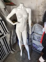 Schaufensterfigur weiblich weiss
