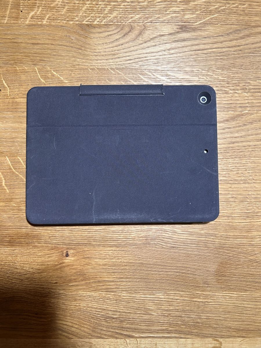 Apple Tablet PC: iPad 9 Generation mit Logitech Tastaturhülle – Usato da Zürich venduto da jasmin011 3