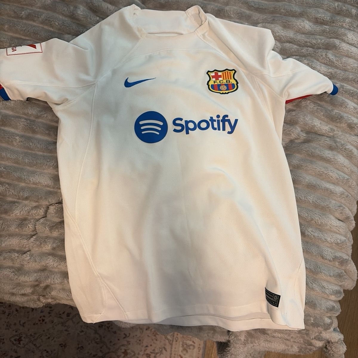 FC Barcelona Maillots de corps & Pantalons: Barcelona shirt – Neuf (Voir description) à Zug par liz_6fcc