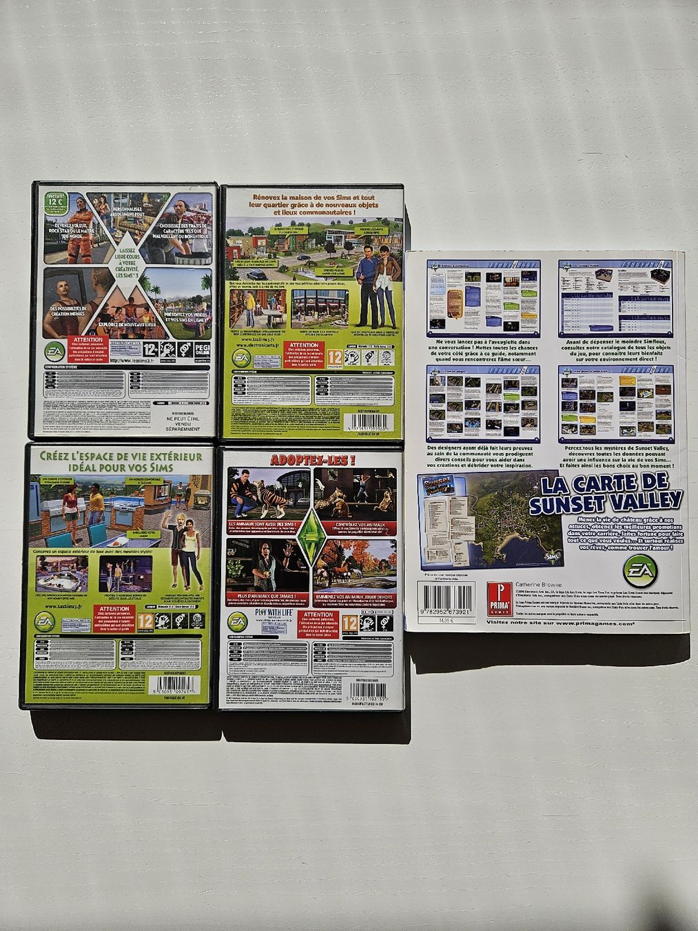 Microsoft Giochi: Jeu PC Les sims 3 + 3 extensions + guide officiel – Usato da Genève venduto da JojoInfinite 1