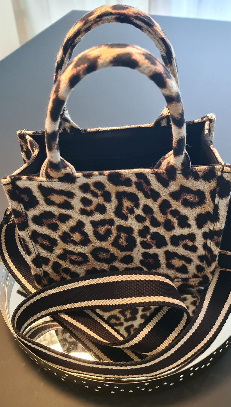 Borse da donna: Tasche in Animalprint – Nuovo (secondo la descrizione) da Ostermundigen venduto da louisetcoco13