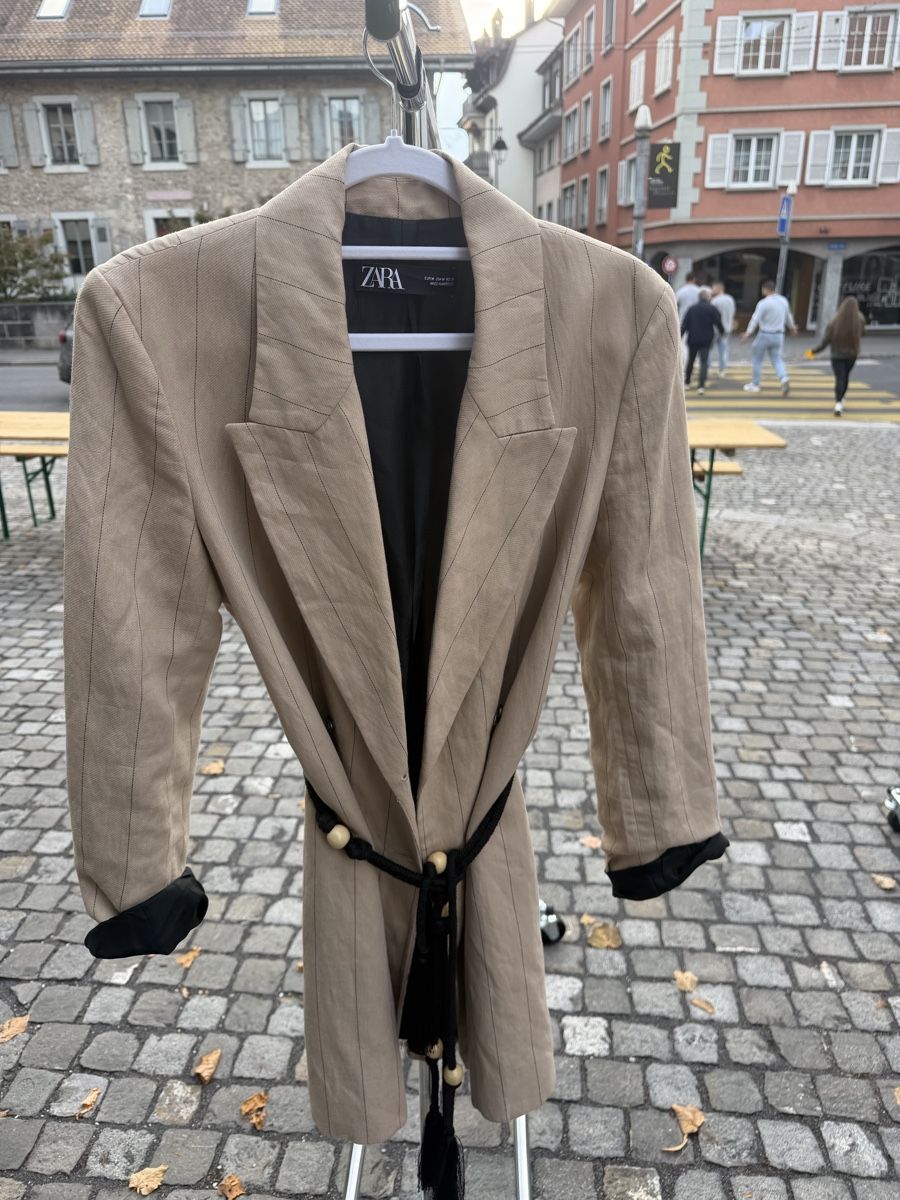 Zara Jacken: Blazer cintré Zara – Gebraucht aus Bossonnens von min_qzn8