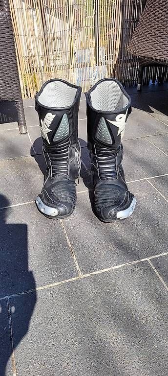 Scarpe da uomo: Bottes de moto Oxtar point. 40 – Usato da Ste-Croix venduto da kar_9x7w 2
