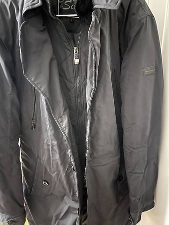 Coat size L