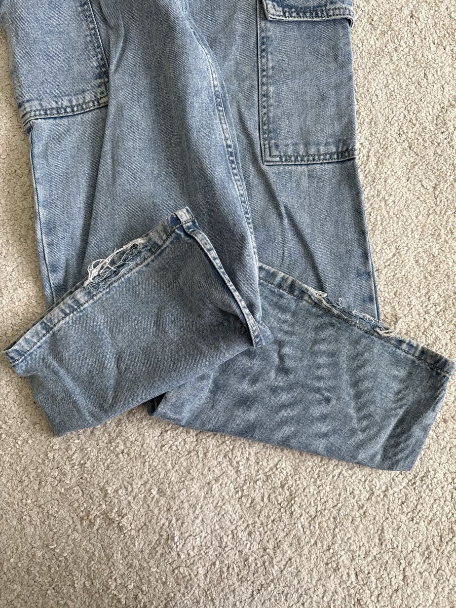Jeans: Jeans mit Cargotaschen, hellblau, Grösse 40 – Gebraucht aus St. Niklausen LU von car_2562 1