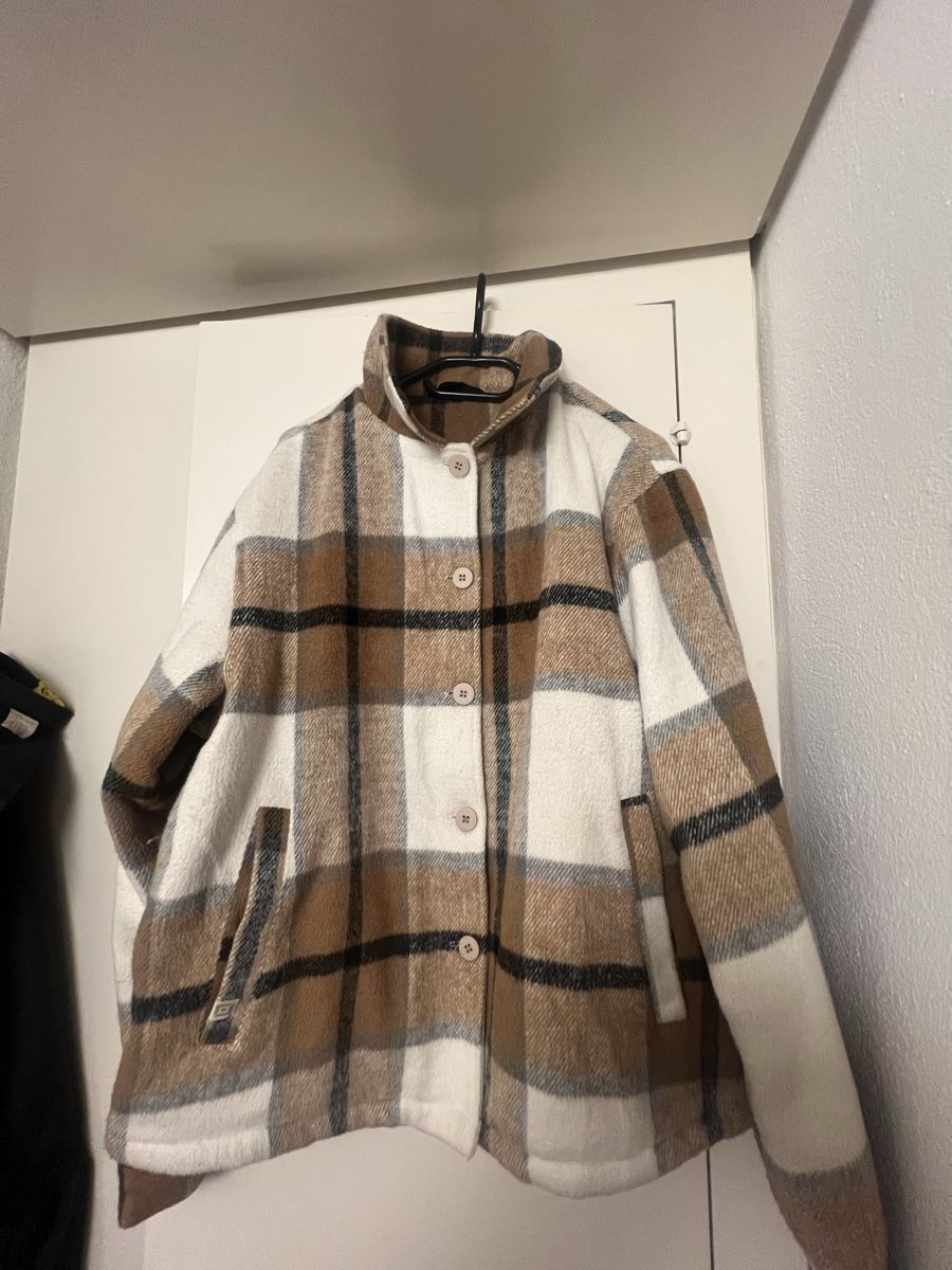 Giacche: Cozy Plaid Shacket Jacket – Usato da Bern venduto da fen_7rn8 1
