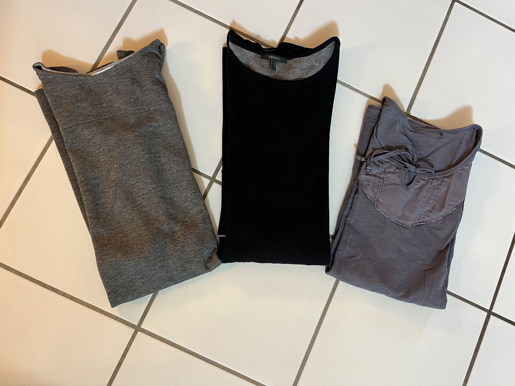 Lotti di vestiti: 3teiliges Kleiderpaket, Gr. M – Usato da Flurlingen venduto da absh