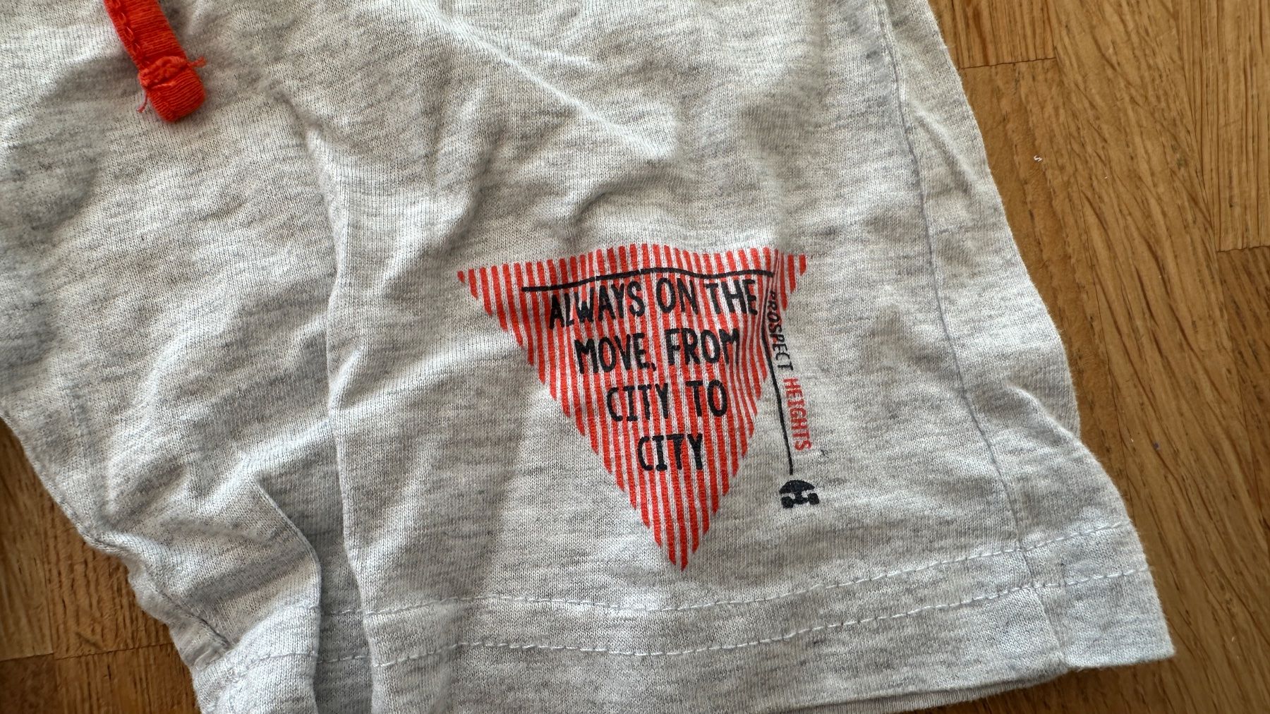 Hosen: Shorts grau Gr. 110 - leichter Stoff – Gebraucht aus Winterthur von Secondhand-Family 3