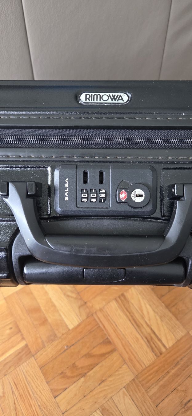 Rimowa Reisekoffer: Rimowa Rollkoffer – Gebraucht aus Basel von RekaR 2