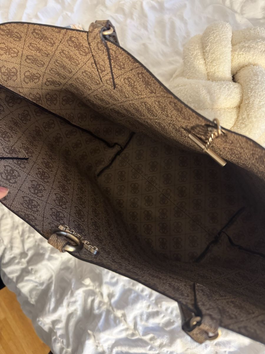Guess Borse da donna: GUESS Shopper/Handtasche – Usato da Richterswil venduto da dil_vc79 3