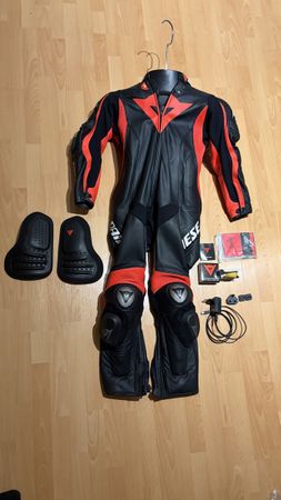 Dainese Misano 2 D-Air Airbag Lederkombi inkl. Zubehör