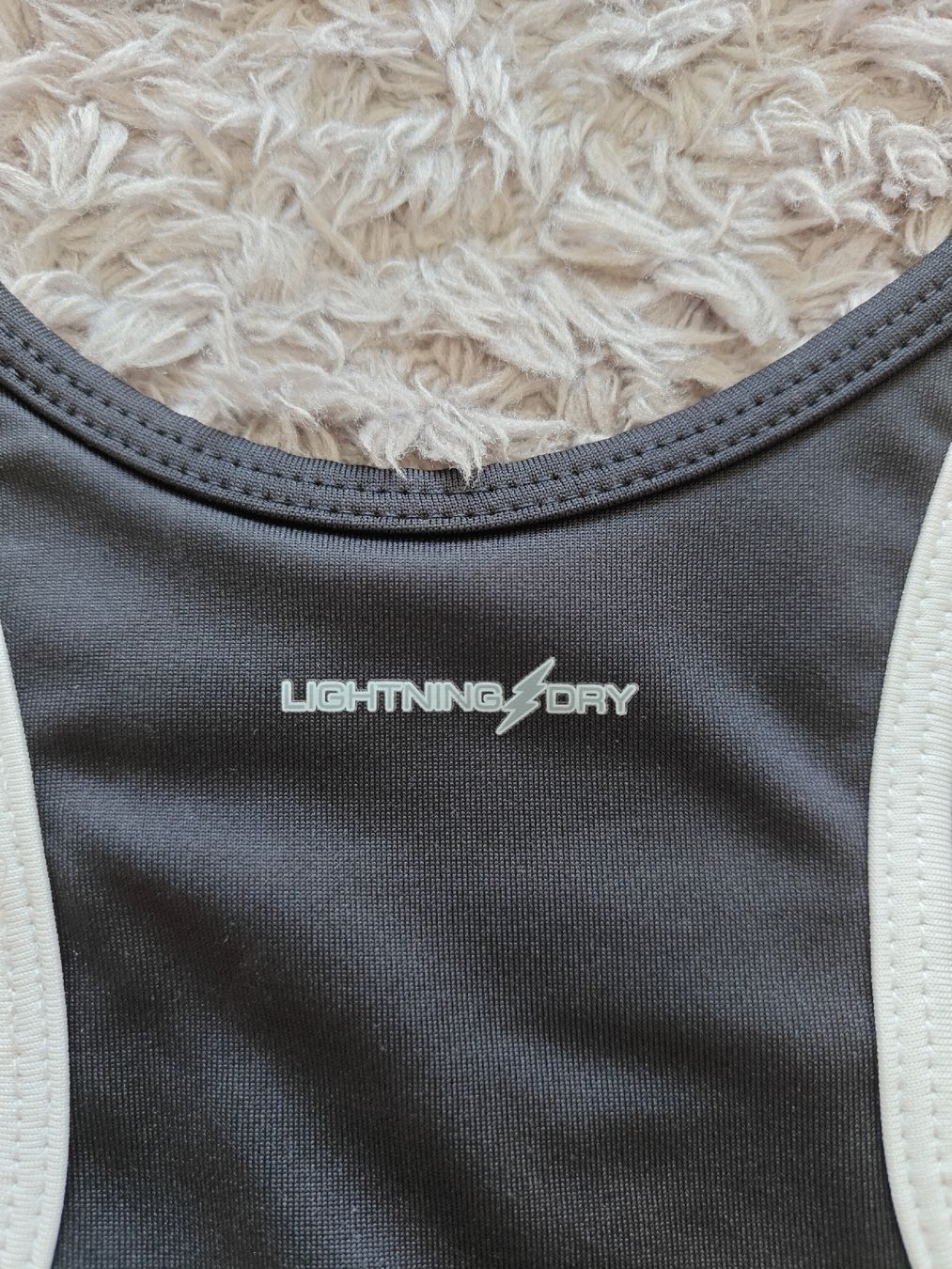 New Balance Top: New Balance Tank Top – Usato da Pieterlen venduto da Saemelili 8