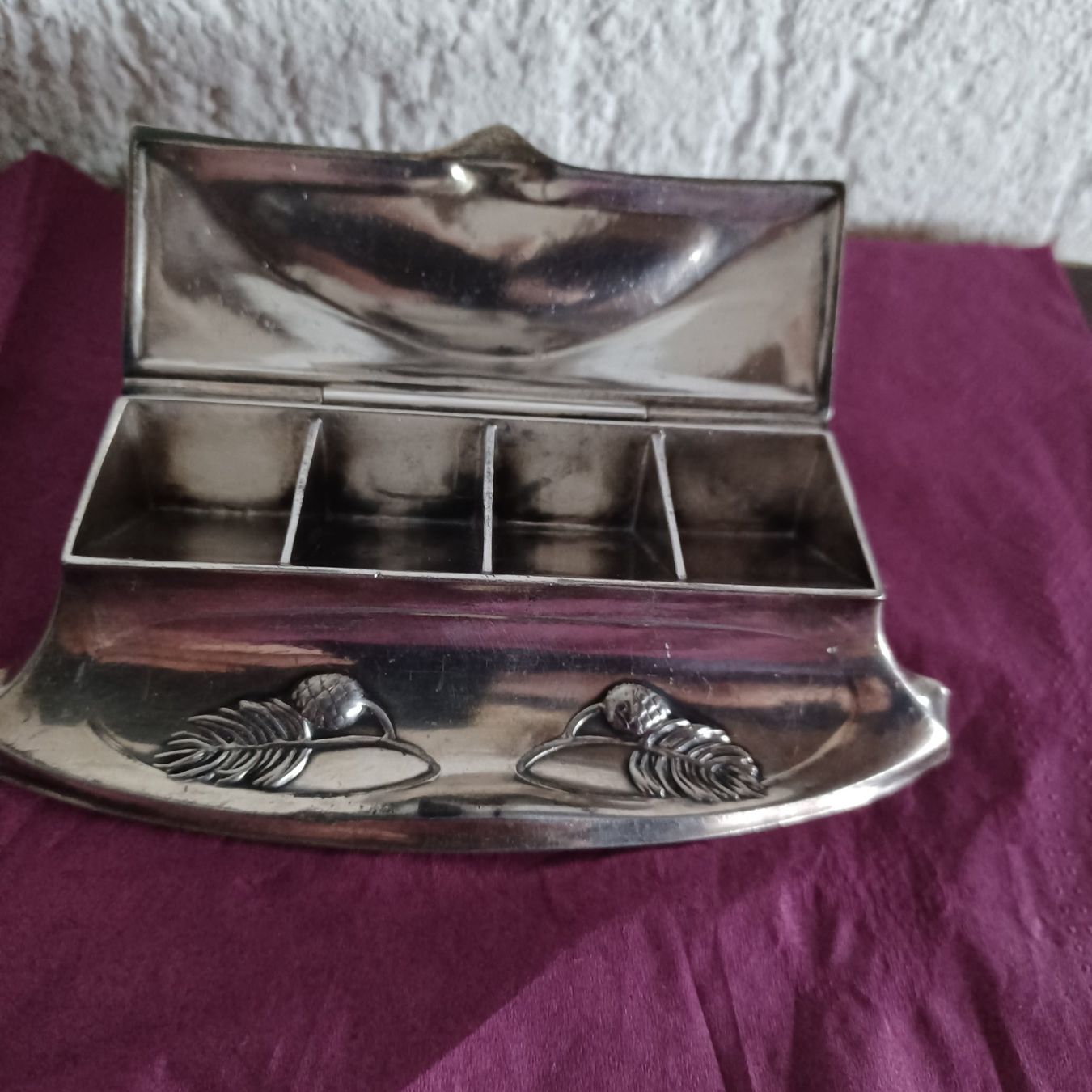 Barattoli: Jugendstil Briefmarkenbox WMF – Usato da Abtwil SG venduto da luupsy 1