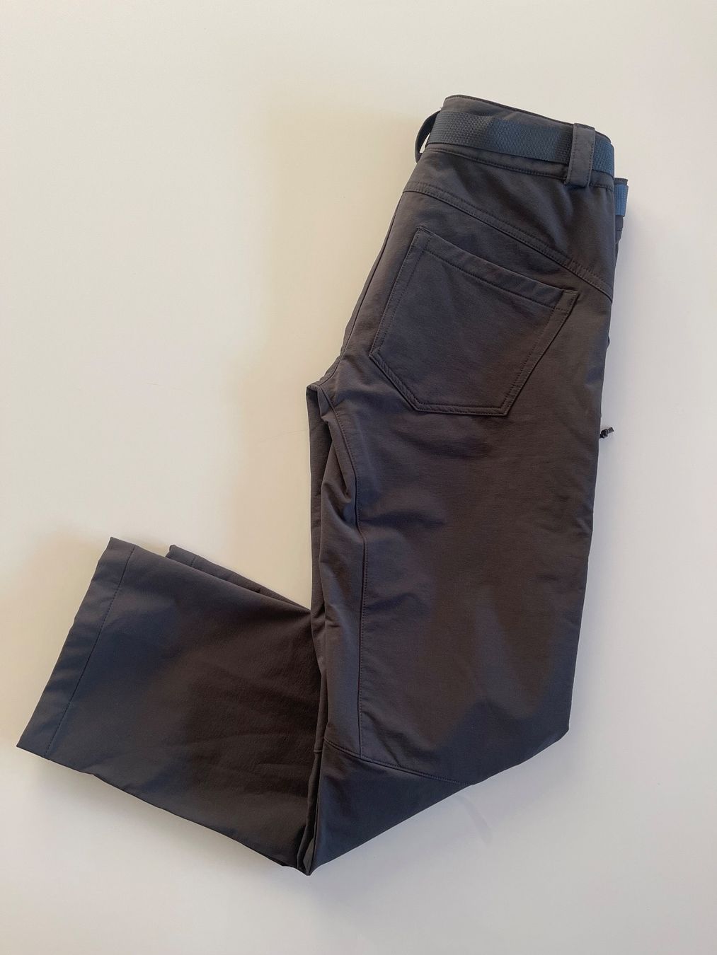 Mammut Hosen: MAMMUT Damen Wanderhose/Freizeithose Grau mit Gürtel Gr.34 – Gebraucht aus Zürich von Recode.Fashion 4