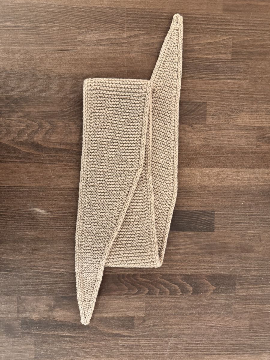 Foulards, Tücher & Schals: Hand-Knitted Scarf: Perfect Autumn/Winter Accessory – Gebraucht aus Zürich von Flao_78376 2