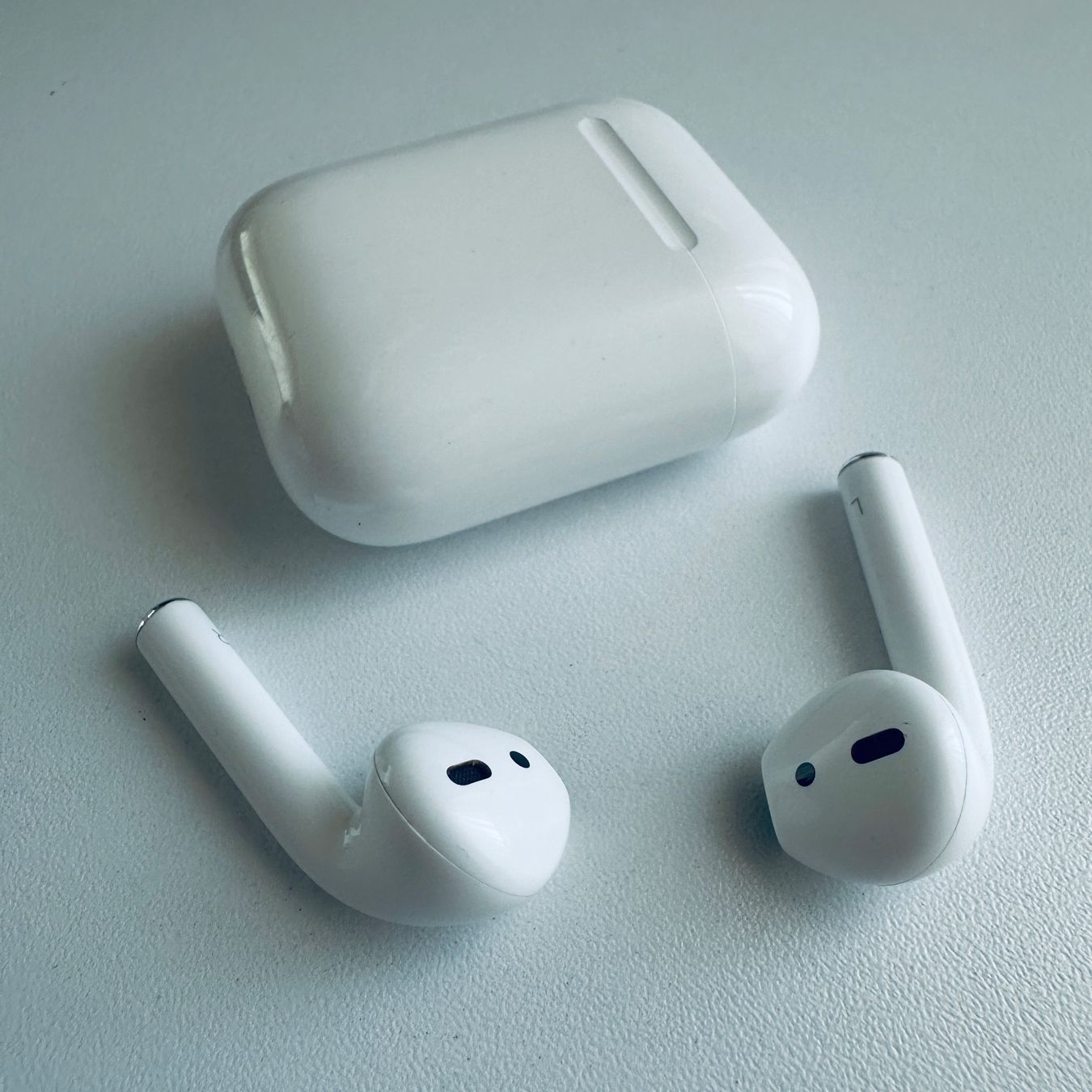 Apple Cuffie: Original Apple AirPods 2 Kopfhörer Wireless Lightning Kabel – Usato da Basel venduto da MY.AIRPODS.SHOP 4