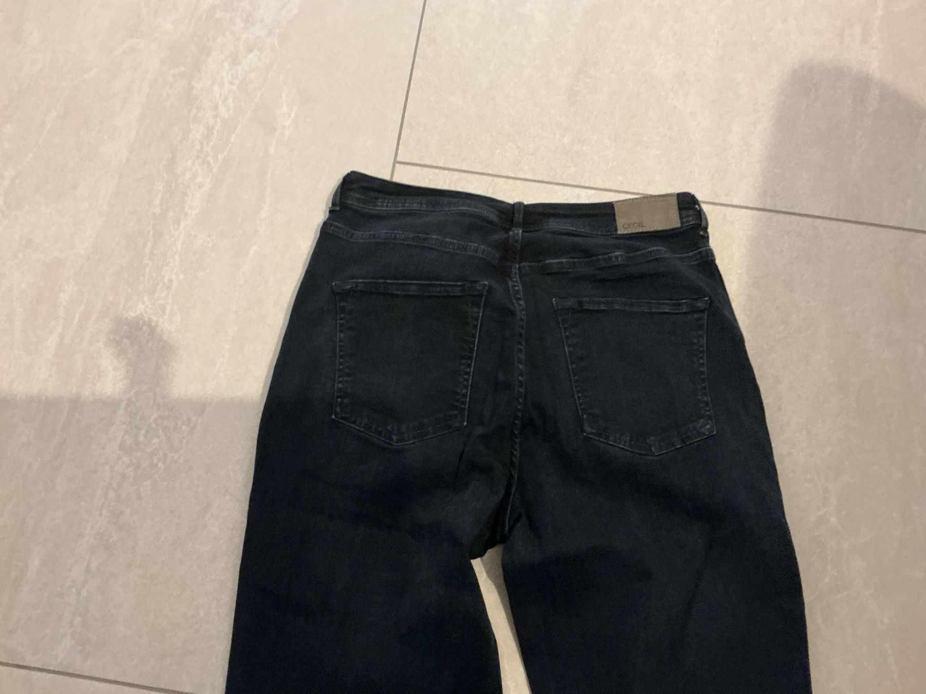 Cecil Jeans: Schwarze Cecil Jeans Gr. 33 – D'occasion à Würenlos par sweety5436