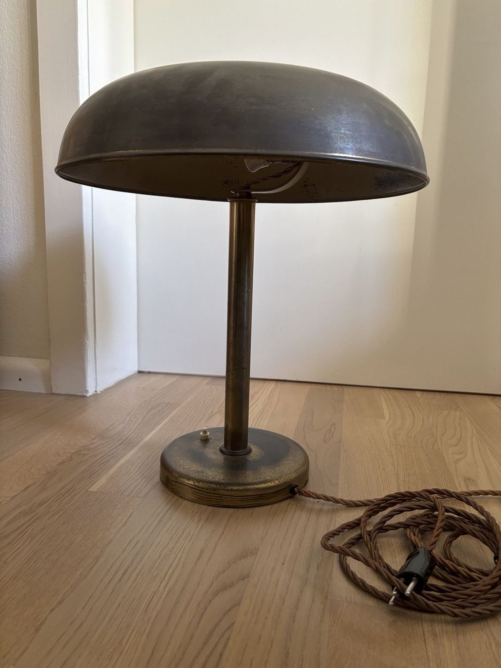 Lampade: Antike Tischlampe – Usato da Basel venduto da Bill_baroud
