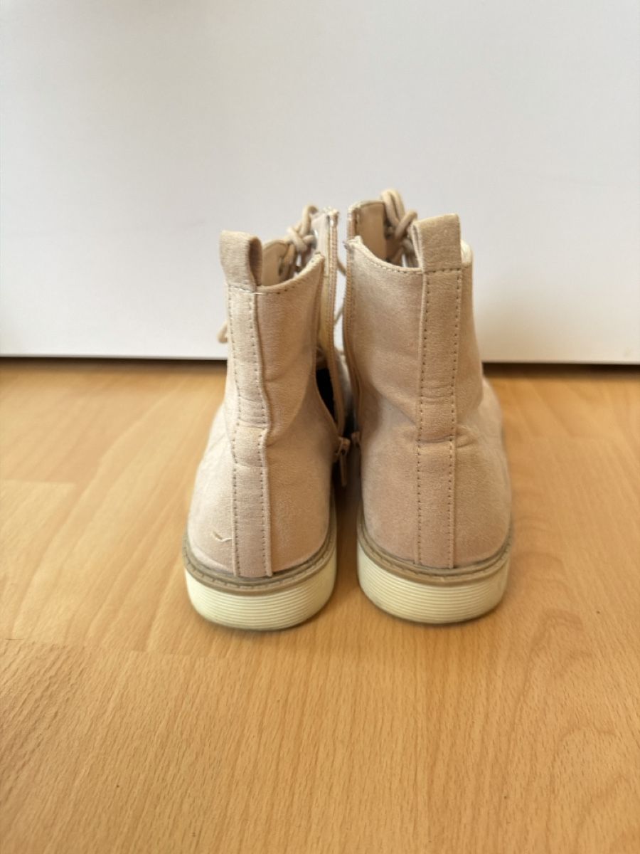 Scarpe da donna: Topmodische Schnürstiefel – Usato da Dagmersellen venduto da SabrinaZu 1