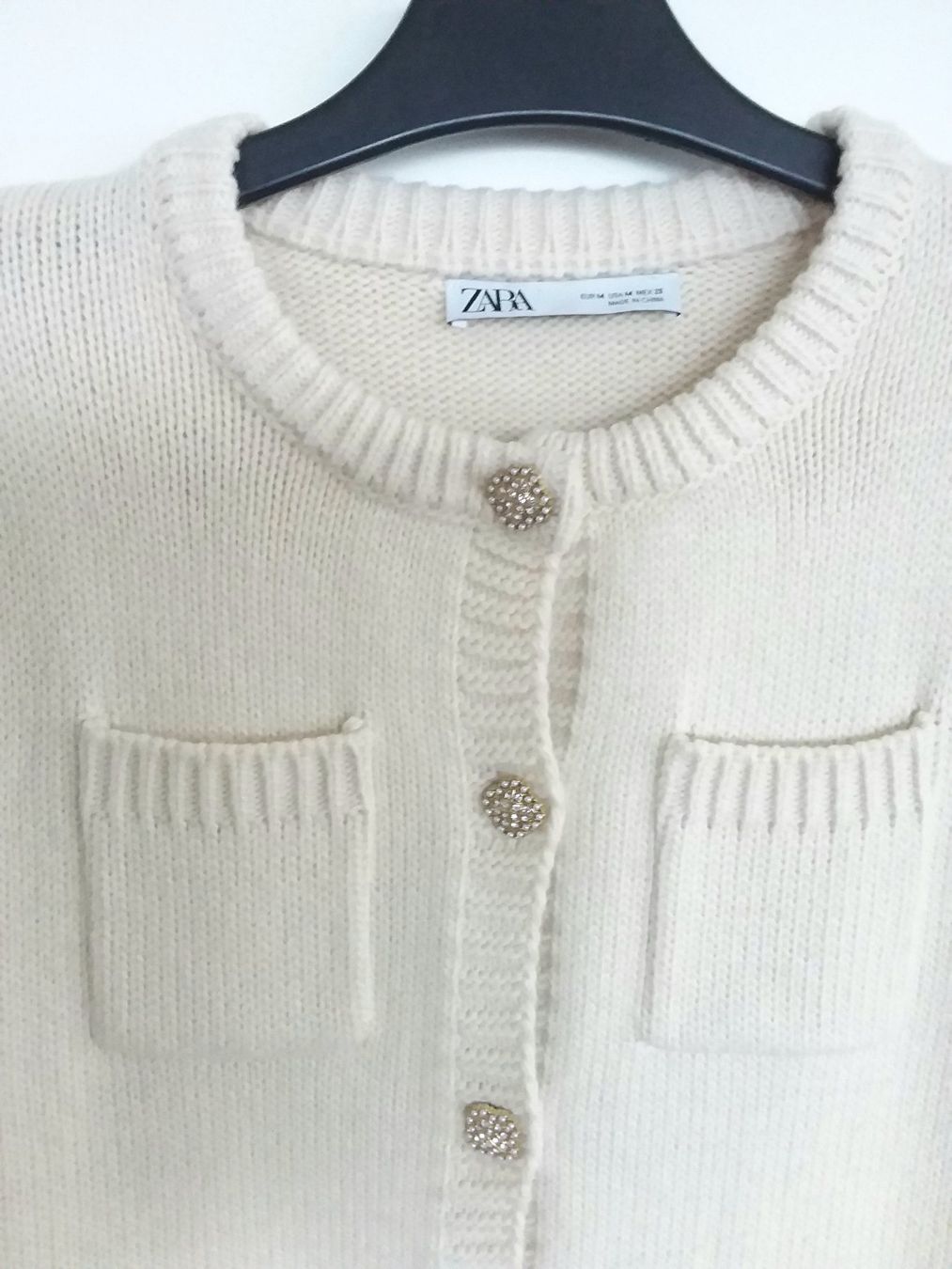 Zara Giacche: ZARA Strickjacke mit Strassknöpfen, Gr M – Usato da Immensee venduto da Btrutmann 1