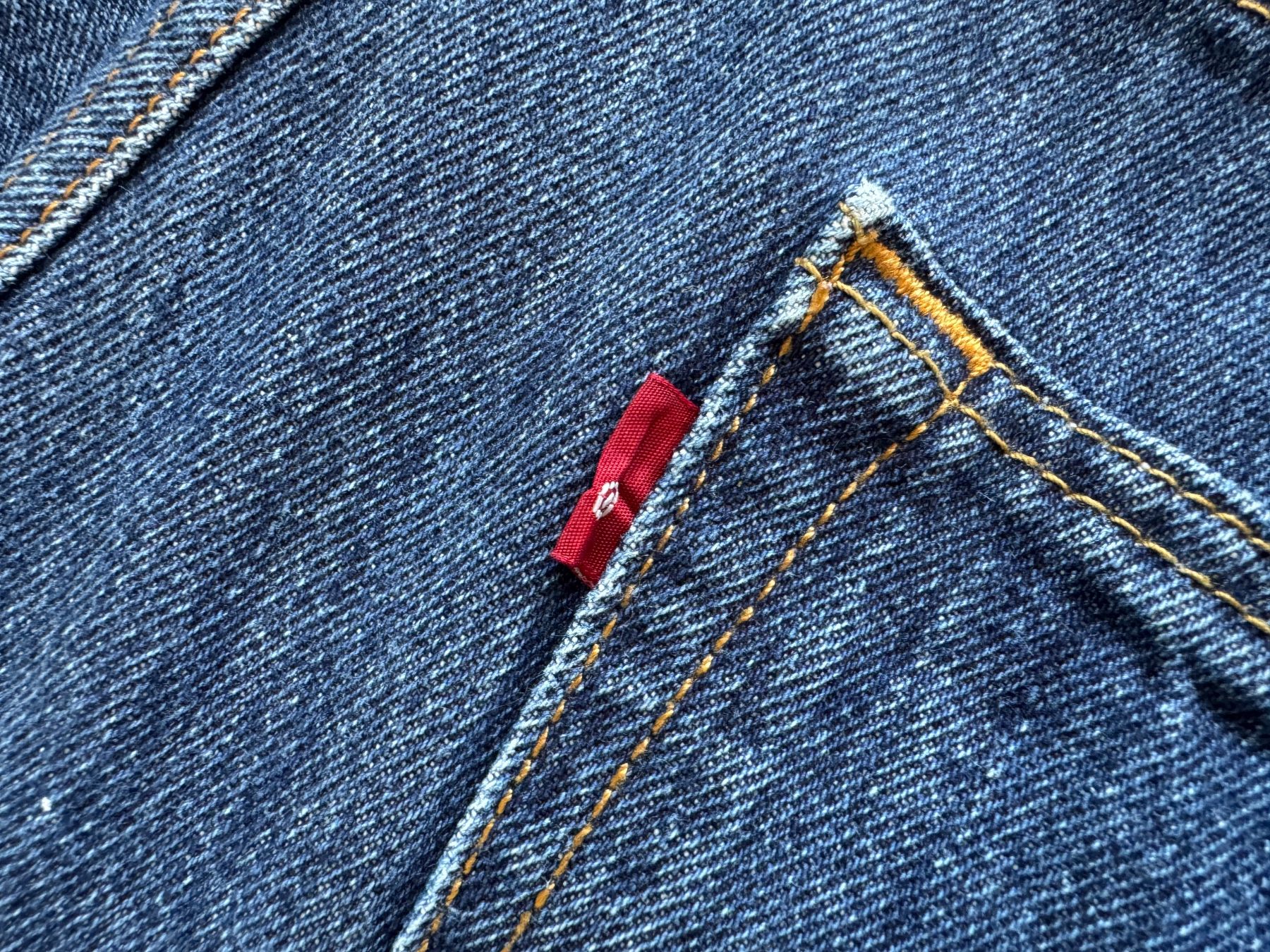 Levi's Jeans: Levis 501 denim W36 L32 from 2016 Red Tab – Usato da Neuchâtel venduto da _Easy_to_Find_ 2