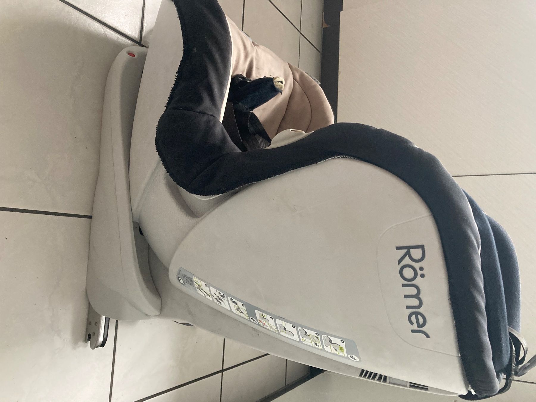 Britax Römer Auto-Kindersitze: Römer autositz Diogo Design sophie – Gebraucht aus Bottighofen von fritz-81 1