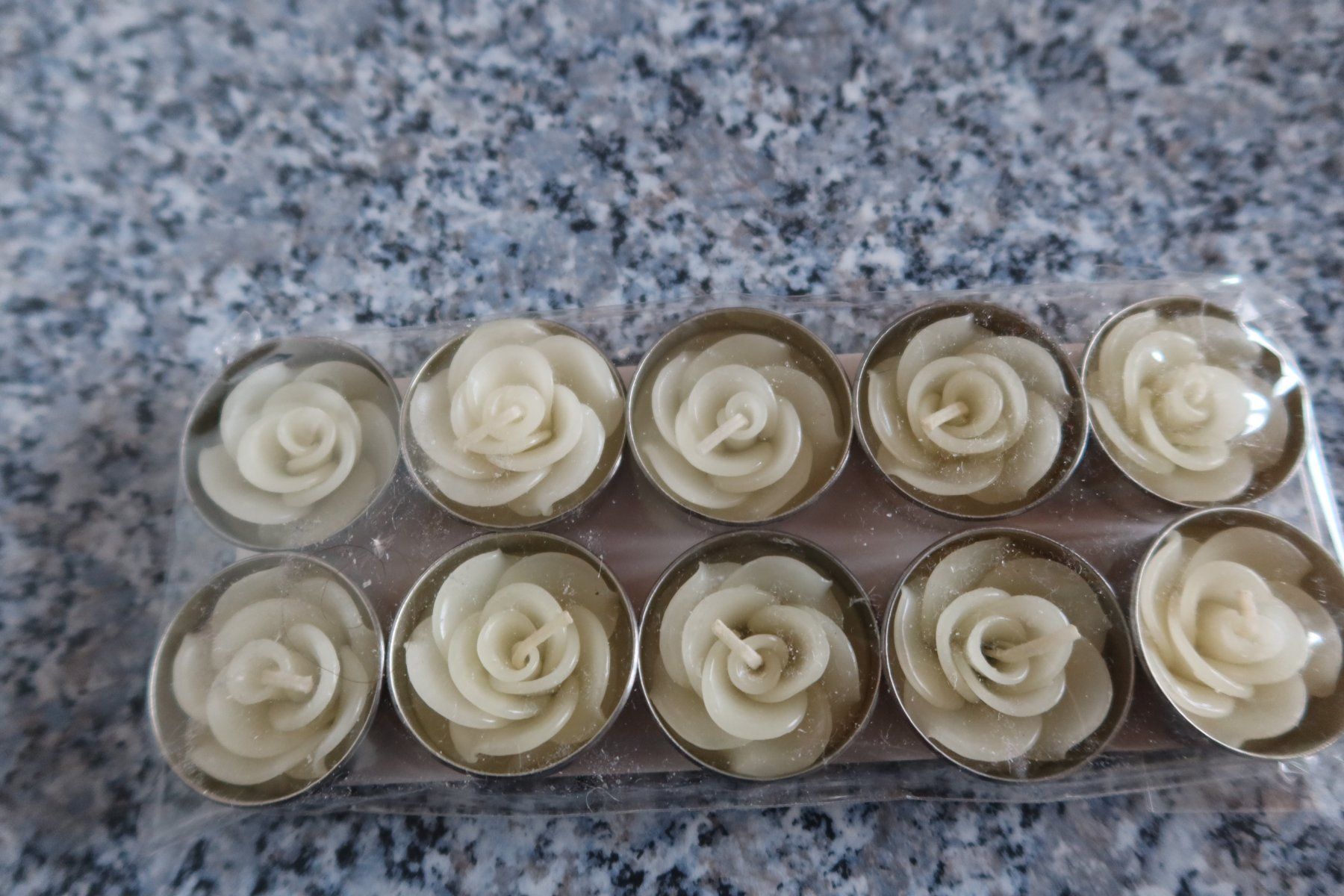 Candele: Rosenkerzen – Nuovo e nell'imballaggio originale da Täuffelen venduto da Cindybussy