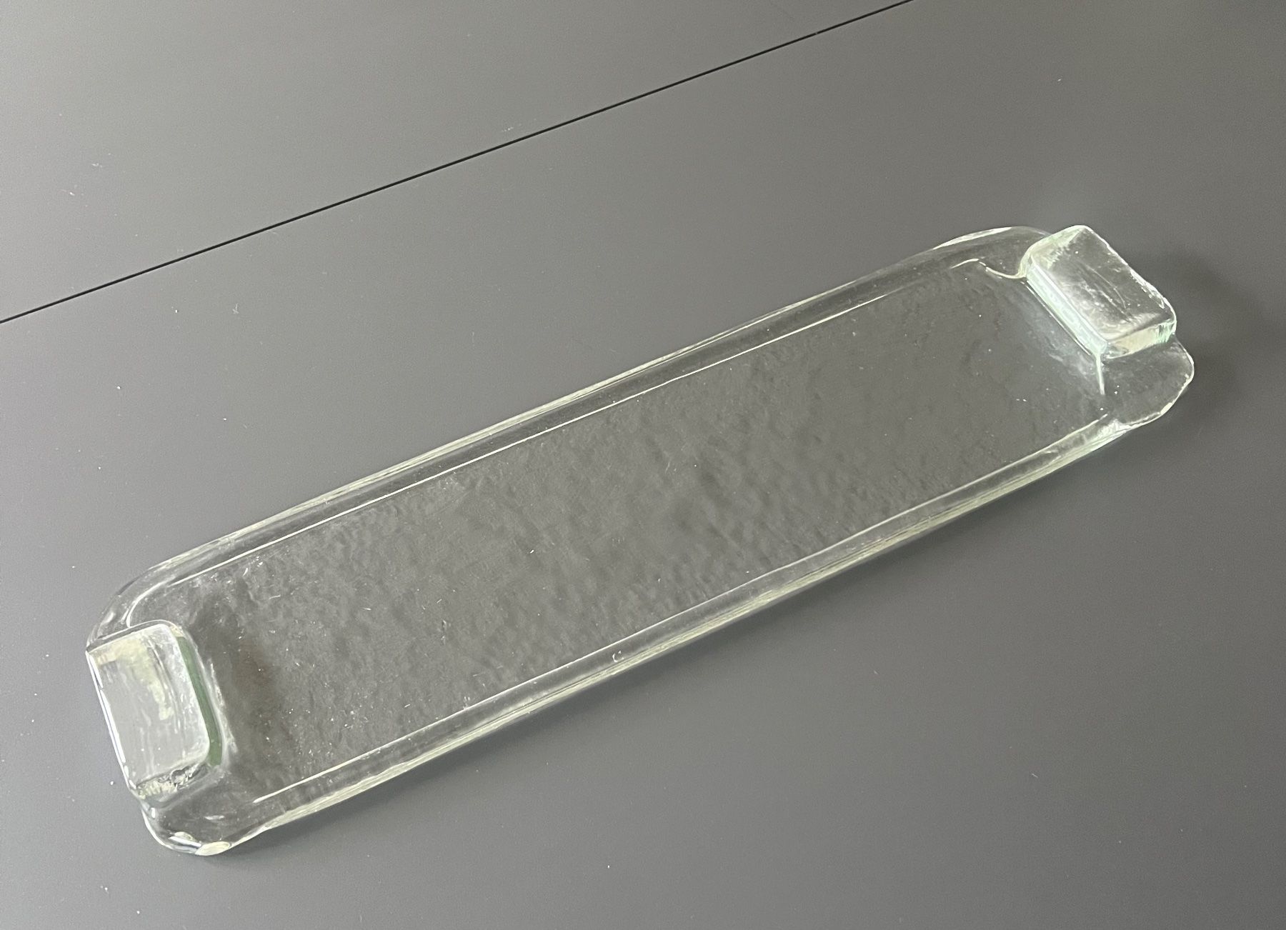 Glasi Hergiswil Piatti di portata: Schöne Niederer  Glasplatte handarbeit, ca. 45cm lang – Usato da Hinterkappelen venduto da rum_y52q