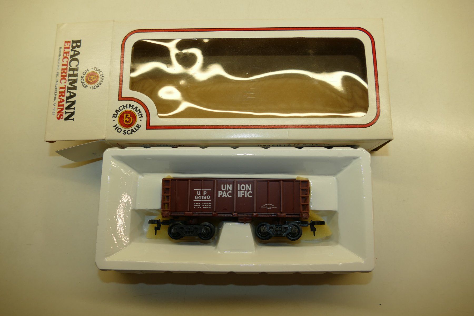 Modellini di ferrovie: Bachmann H0: 4xUS Ore Car Union Pacific – Nuovo (secondo la descrizione) da Niederhasli venduto da rail-duerst 1