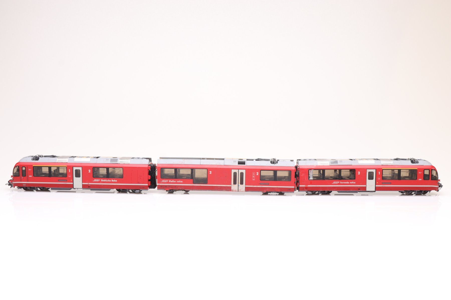 Bemo Modelleisenbahnen: Bemo 7244 101 RhB ABe 8/12 "Allegra" DC, H0m – Defekt aus Ried (Muotathal) von Modellbahn.swiss 1