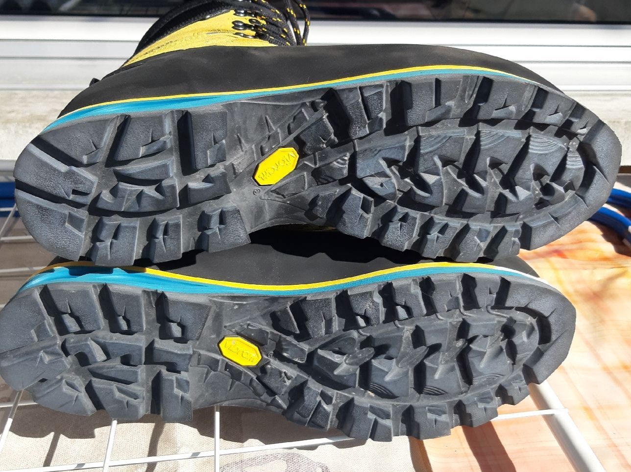 Meindl Scarpe da uomo: Wanderschuh  Arbeitsschuh Meindl Bergschuh Gr. 44 – Usato da Wila venduto da myquaso 4